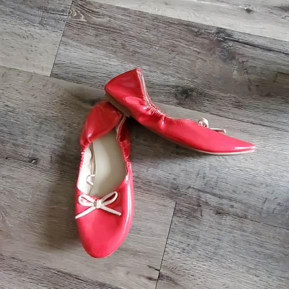 Report Shoes - Report Red Shiny Flats LIKE NEW!!